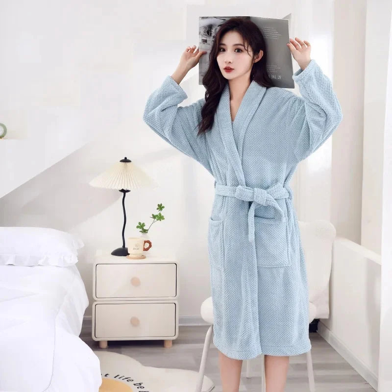 Pineapple Pattern Coral Fleece Bathrobe Women's Thickened Winter Home Use Quick Dry Couples Robe Warmth Comfortable Sleepwear