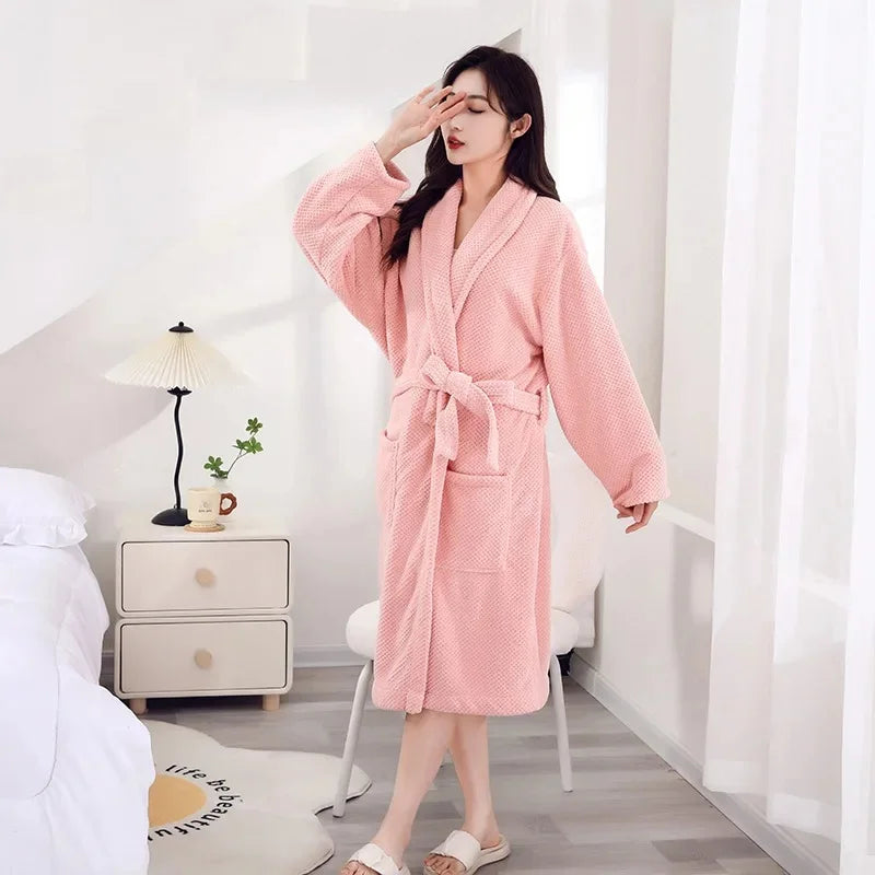Pineapple Pattern Coral Fleece Bathrobe Women's Thickened Winter Home Use Quick Dry Couples Robe Warmth Comfortable Sleepwear