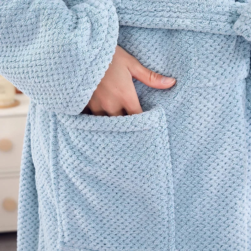 Pineapple Pattern Coral Fleece Bathrobe Women's Thickened Winter Home Use Quick Dry Couples Robe Warmth Comfortable Sleepwear