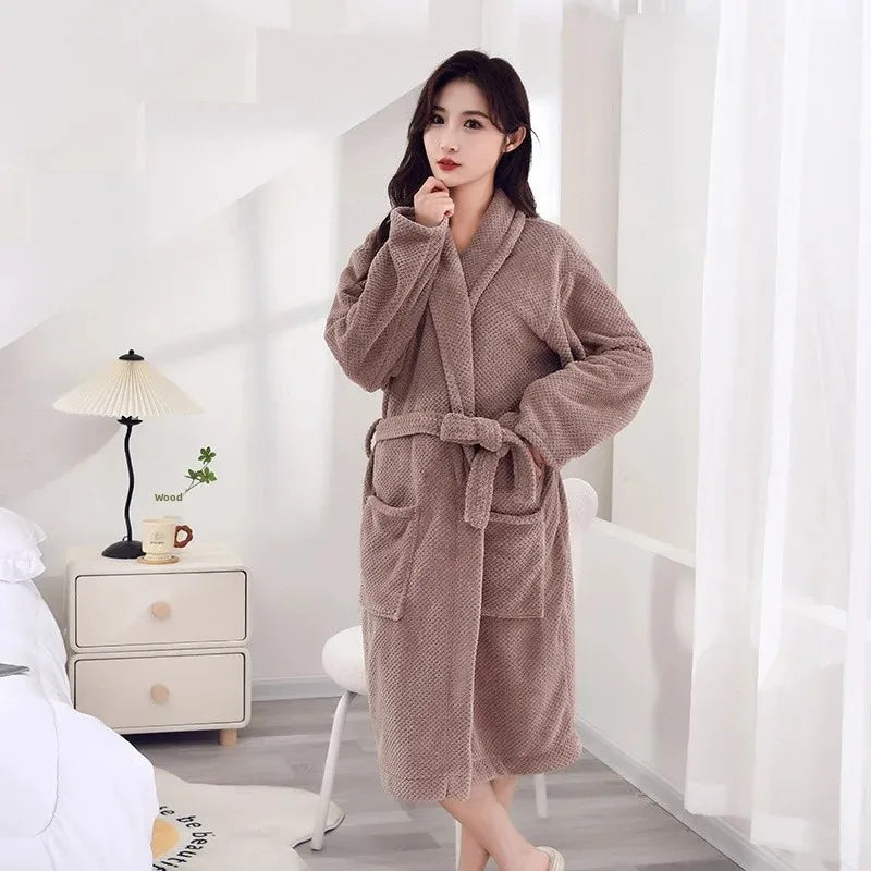 Pineapple Pattern Coral Fleece Bathrobe Women's Thickened Winter Home Use Quick Dry Couples Robe Warmth Comfortable Sleepwear