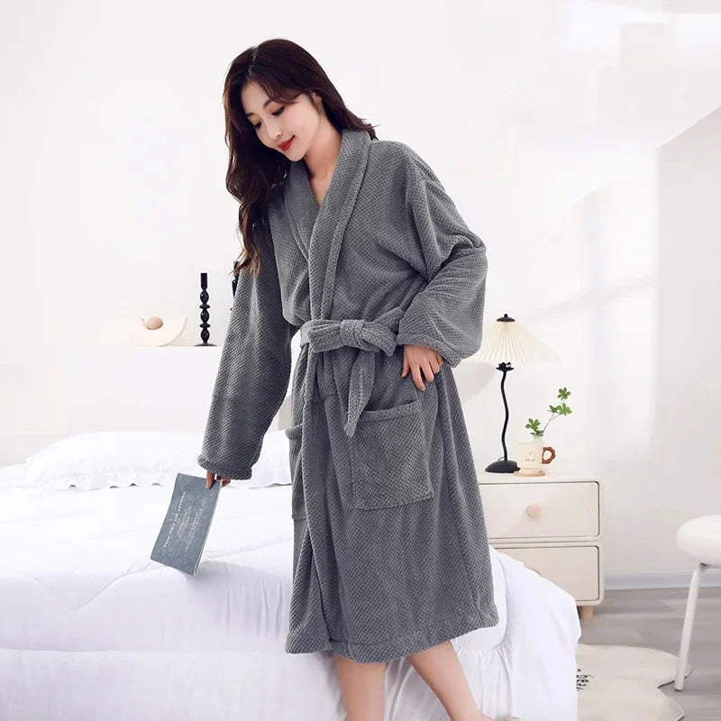 Pineapple Pattern Coral Fleece Bathrobe Women's Thickened Winter Home Use Quick Dry Couples Robe Warmth Comfortable Sleepwear